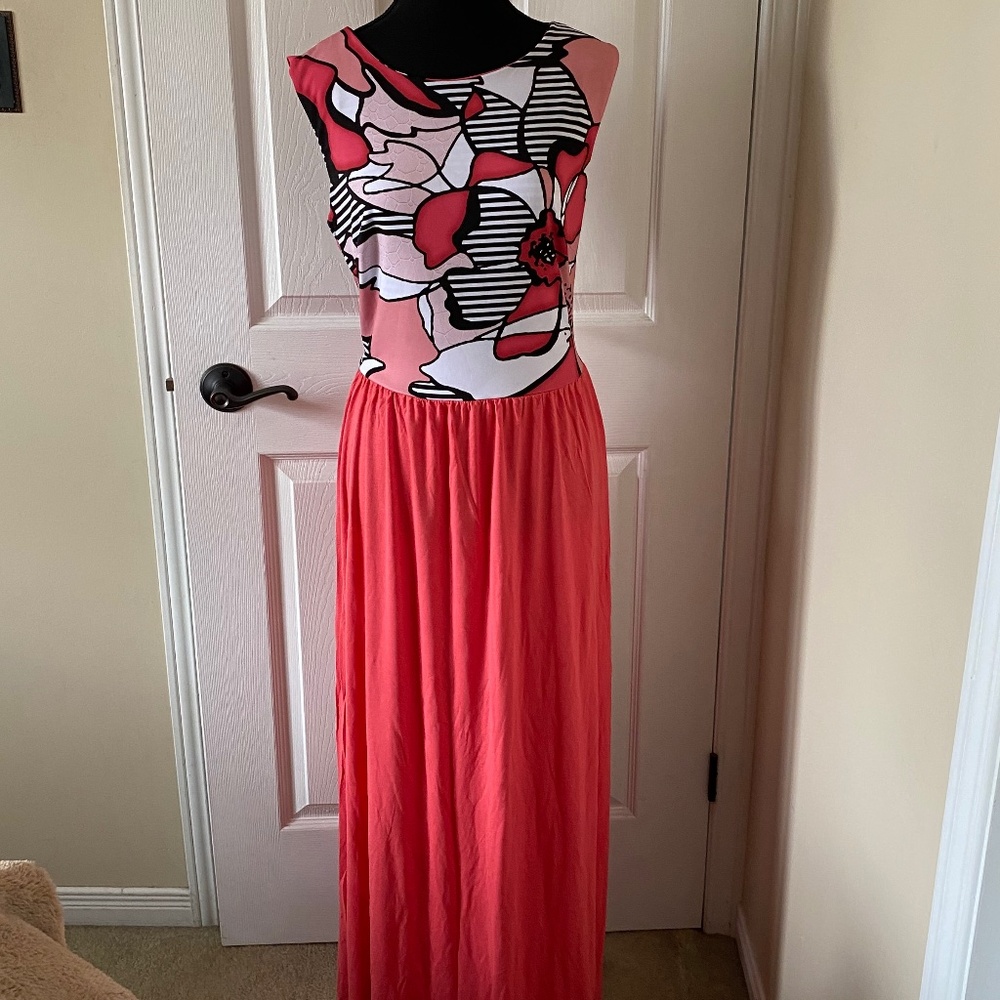 Floral Sleeveless Maxi Dress - Pink and Black